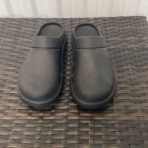 Oofos clogs shoes, women’s size 8